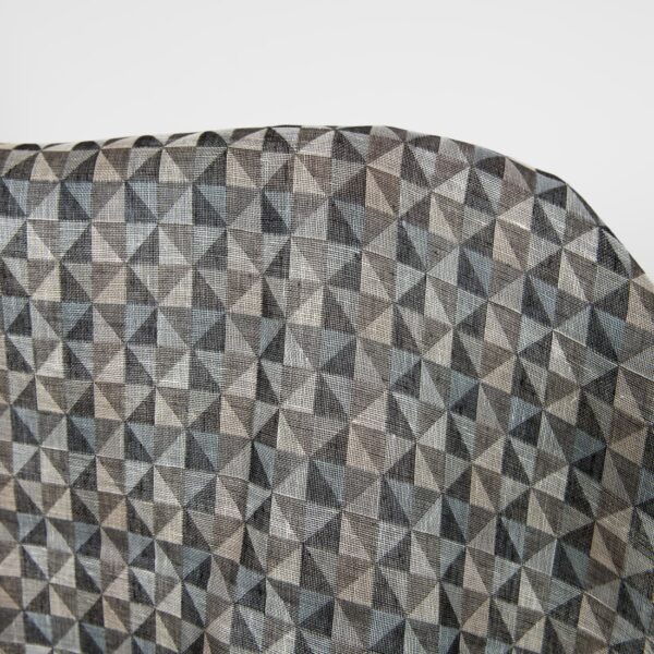 Tela de lino jacquard negra y gris con estampado de triángulos - Imagen 2