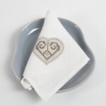 HARTY Servilleta blanca con bordado beige