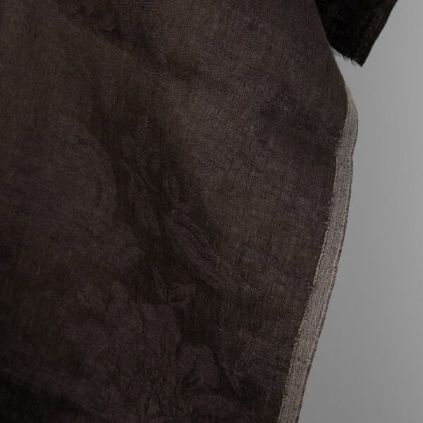Tela de lino jacquard marrón oscuro con flores - Imagen 3