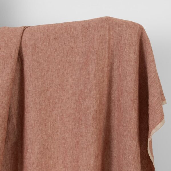 Tejido de lino rojo ladrillo con beige melange lavado