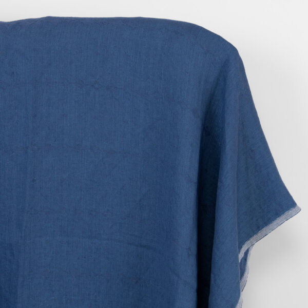 Tejido de lino azul grisáceo sutilmente romboidal, lavado