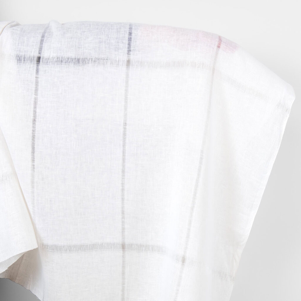 Linen fabric optical white with large checks